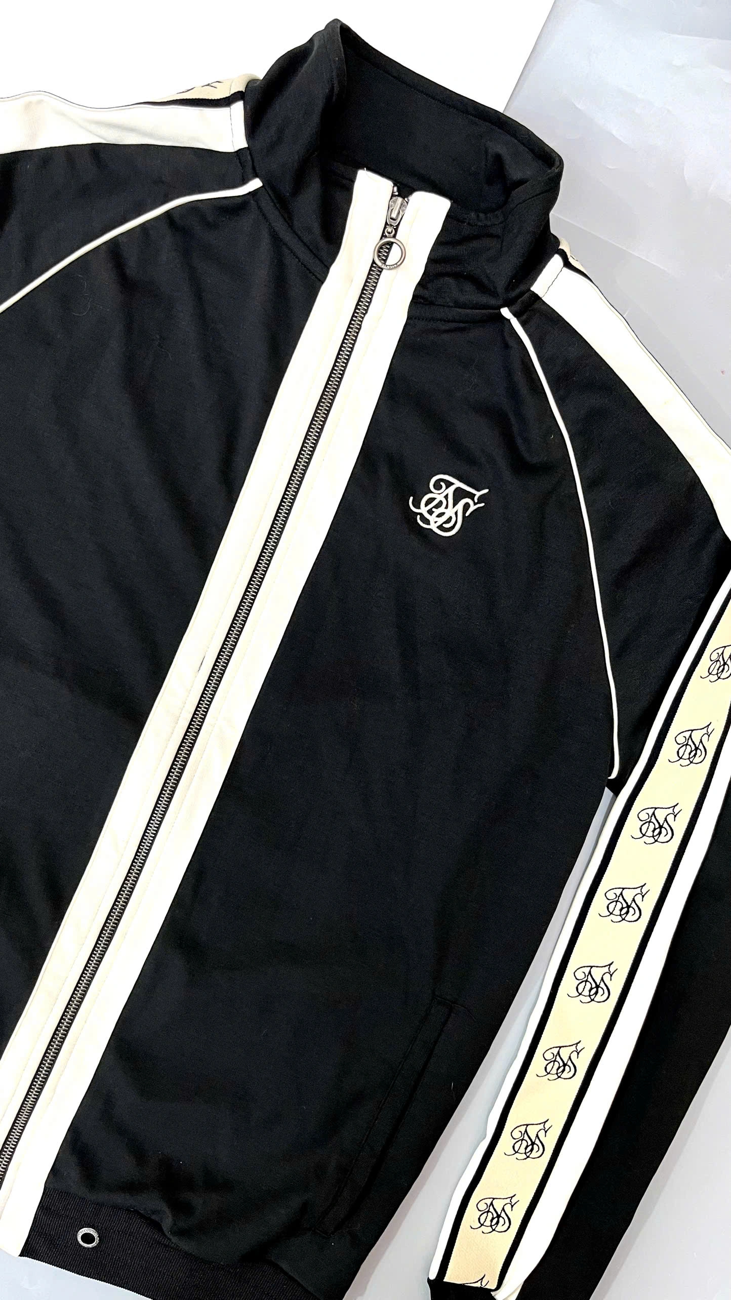 ÁO KHOÁC VIỀN TAY SIKSILK ĐEN - CHÍNH HÃNG