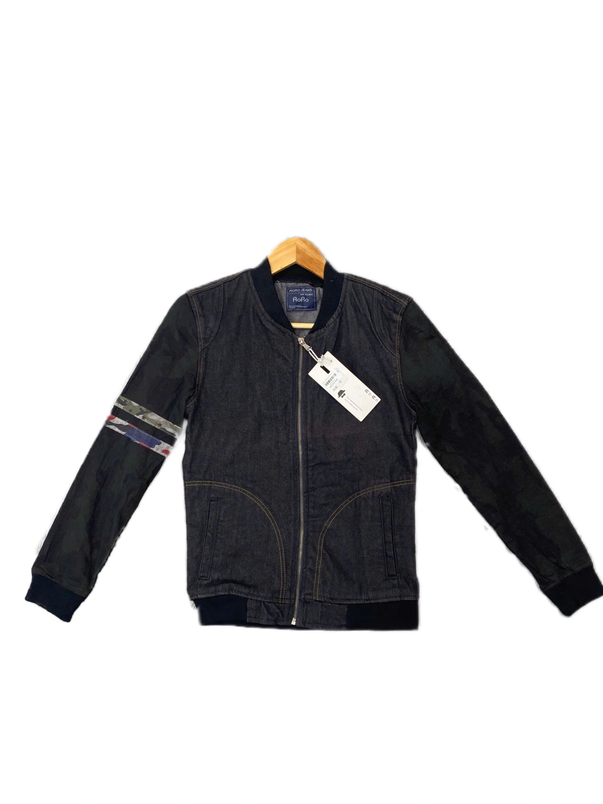 ÁO KHOÁC JEANS RORO TAY PHỐI MỘT BÊN