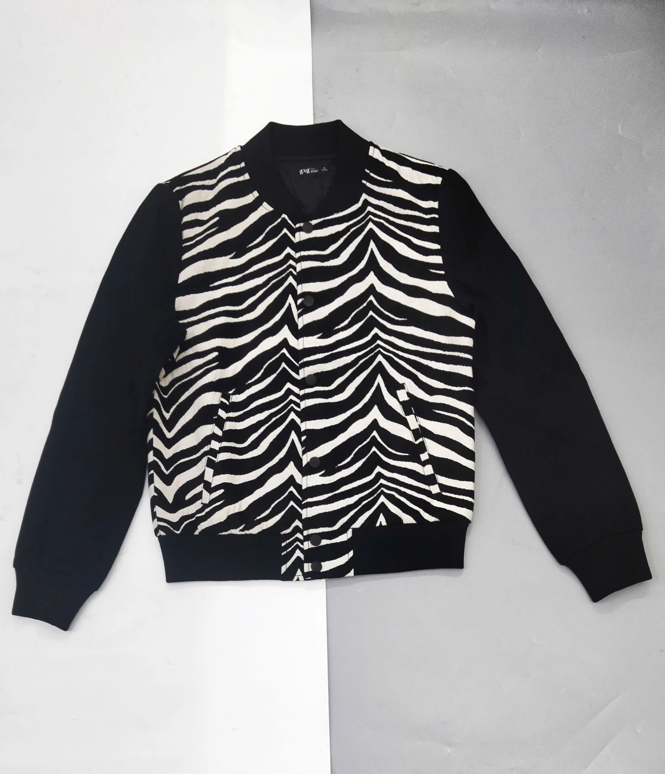 ÁO BOMBER HOẠ TIẾT VẰN ĐEN TRẮNG GXG - CHÍNH HÃNG