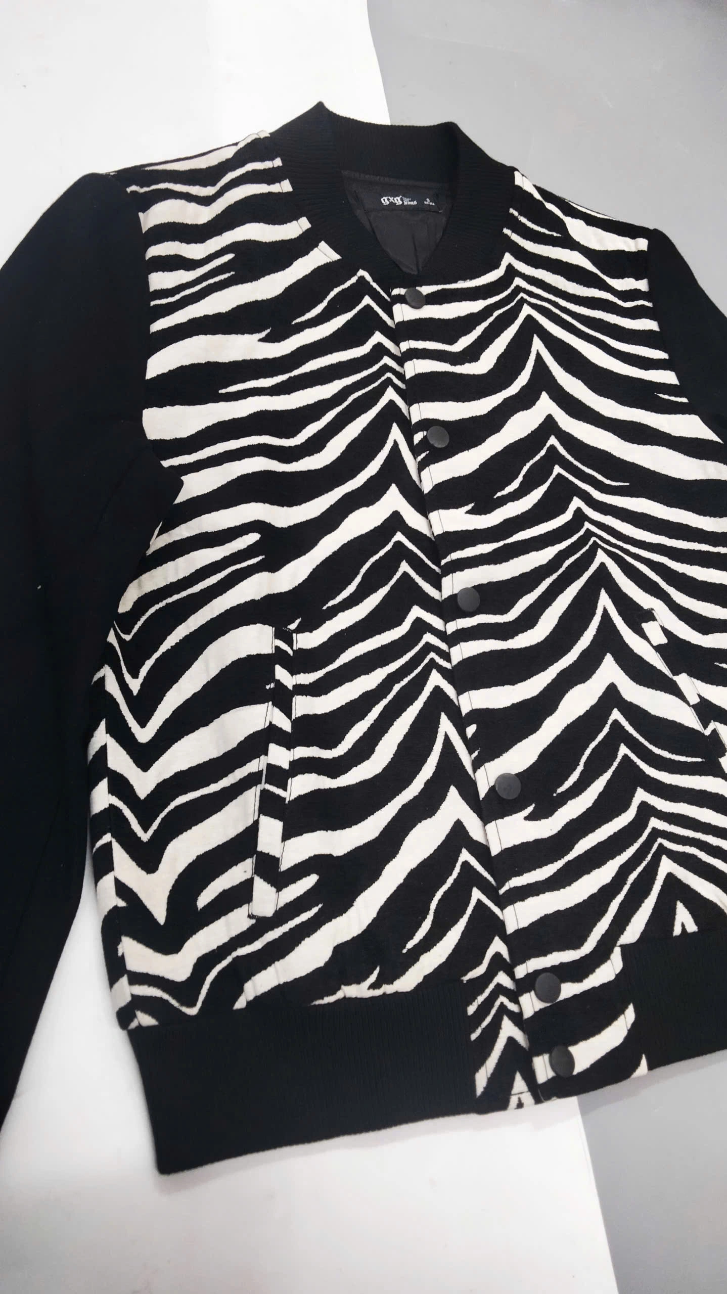 ÁO BOMBER HOẠ TIẾT VẰN ĐEN TRẮNG GXG - CHÍNH HÃNG