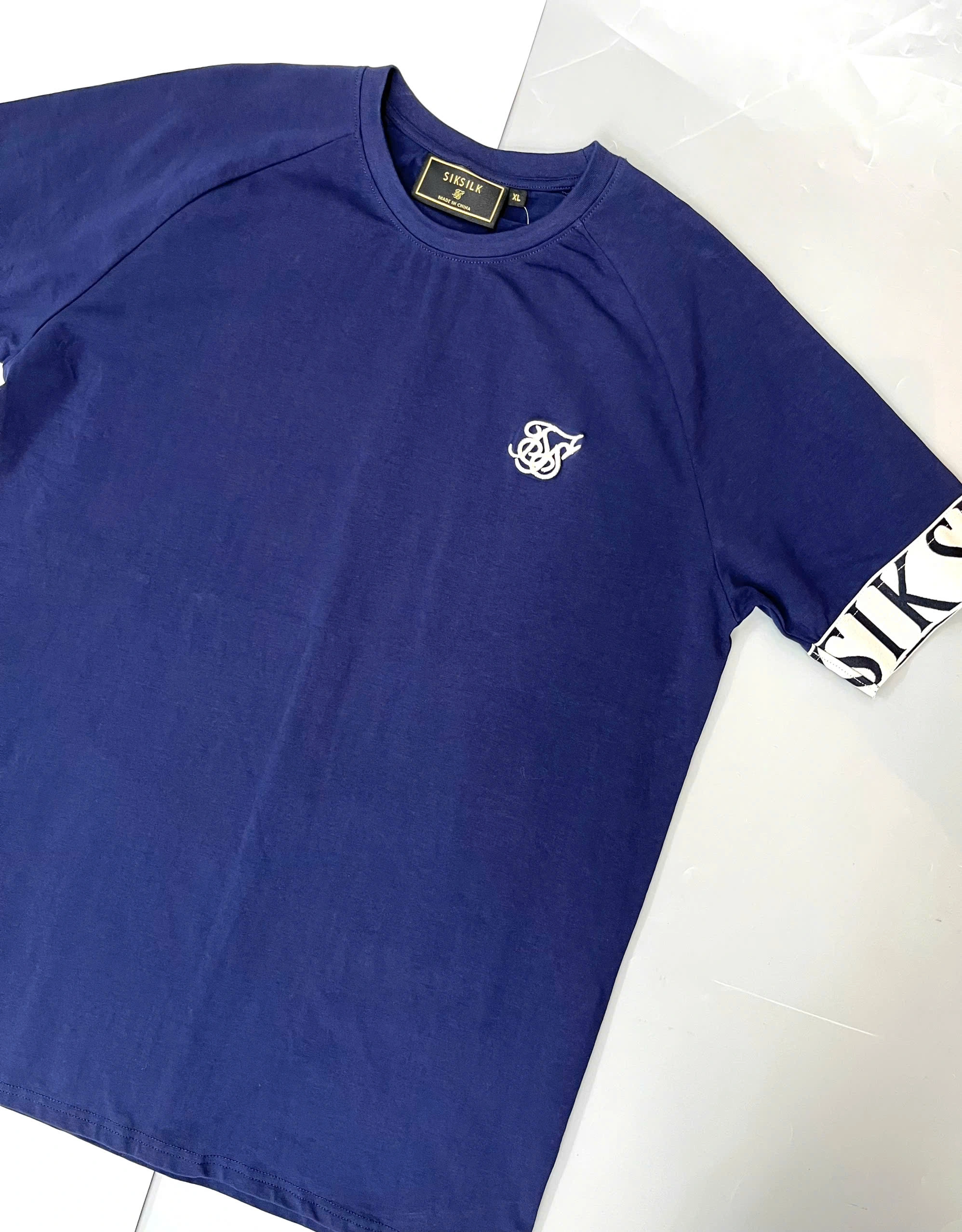 ÁO THUN THỂ THAO XANH SẪM VIỀN TAY TRẮNG SIKSILK - CHÍNH HÃNG