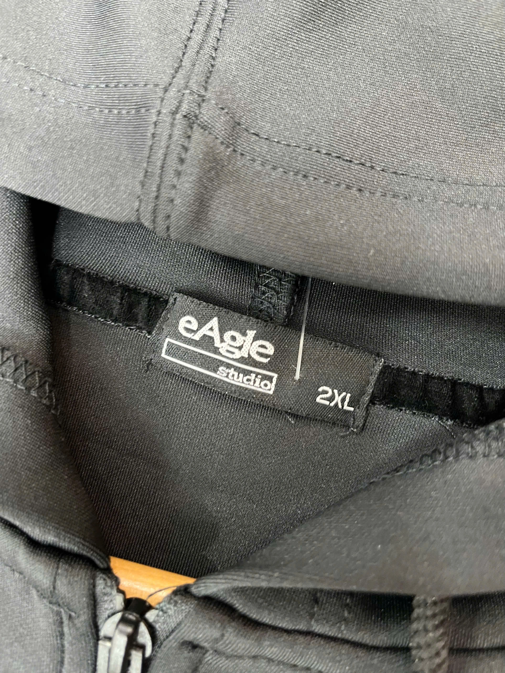 ÁO HOODIE ZIP ĐEN TRƠN eAgle STUDIO