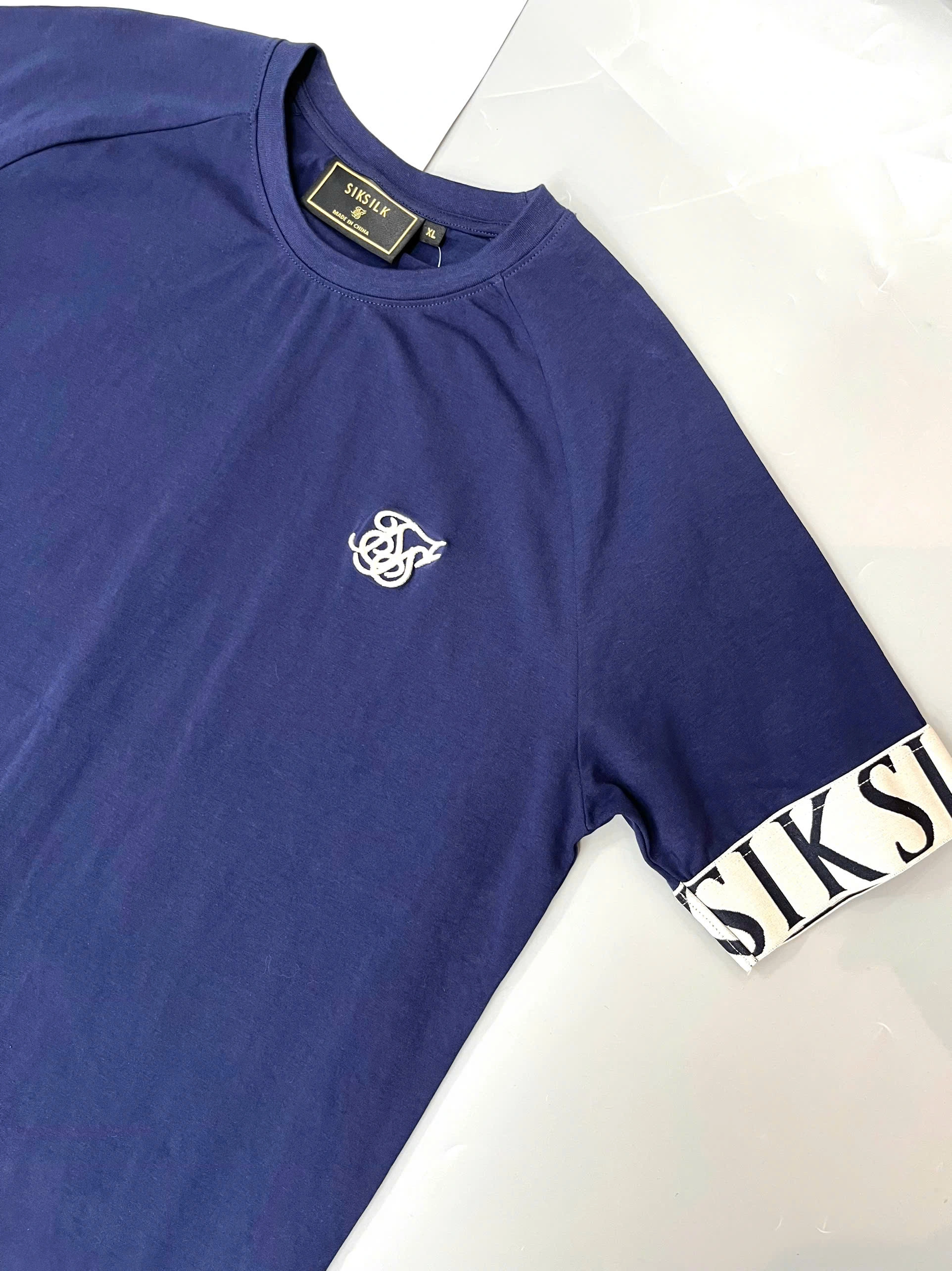 ÁO THUN THỂ THAO XANH SẪM VIỀN TAY TRẮNG SIKSILK - CHÍNH HÃNG